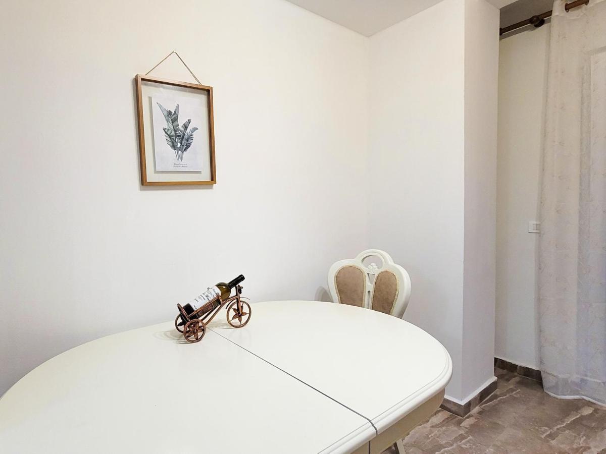 One-Bedroom Gem By The Square Tirana Buitenkant foto